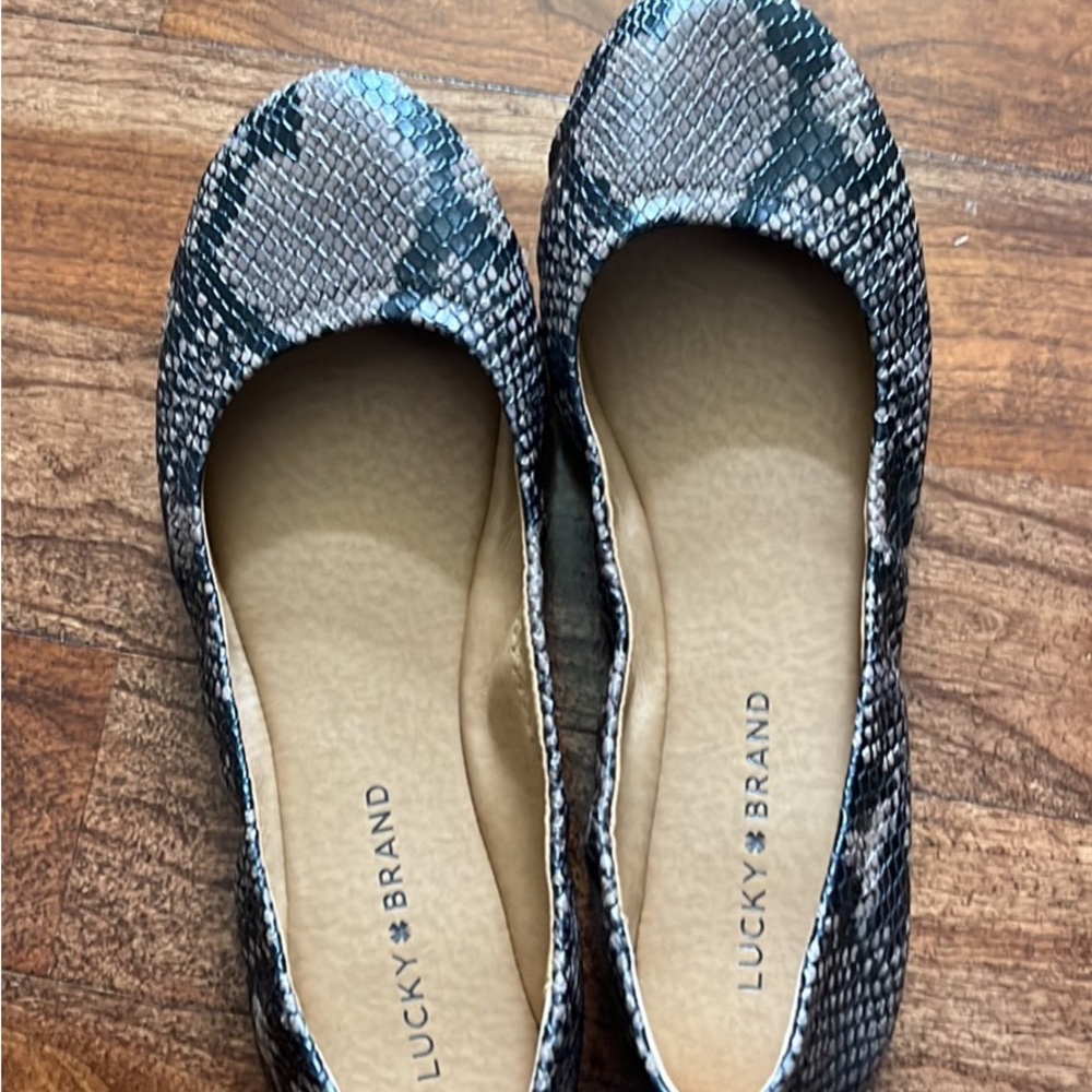 Lucky Brand women’s flat size 8